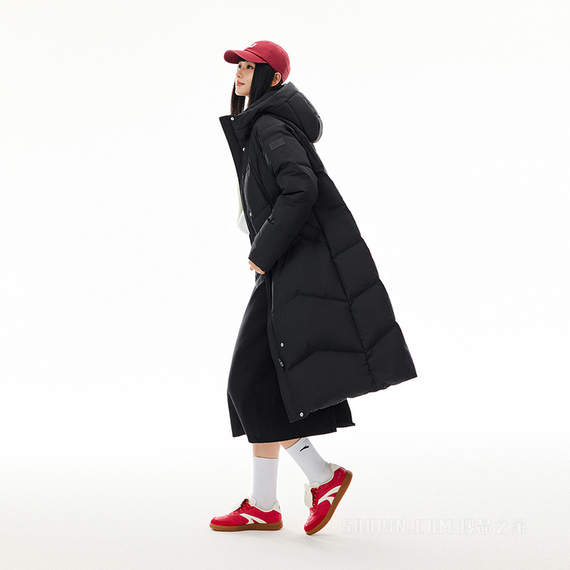 安踏「六度芯羽绒服」训练防泼水防风女子长款超模羽绒