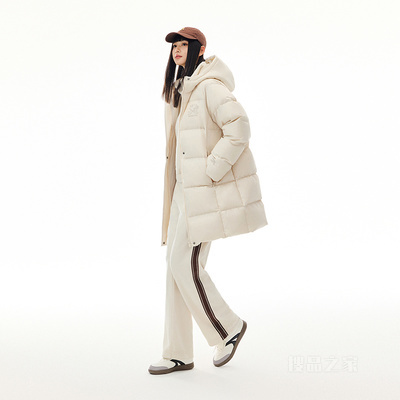 安踏运动复古女子防泼水中长款羽绒服