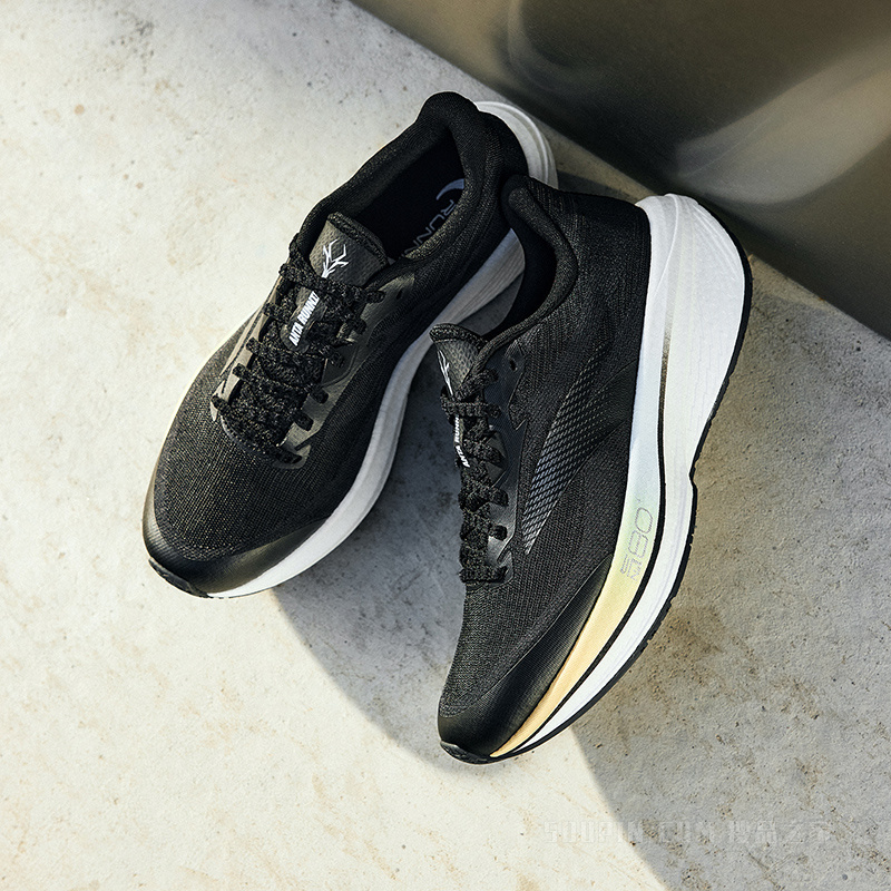 安踏二区心率80舒适缓震女子长距离训练跑鞋