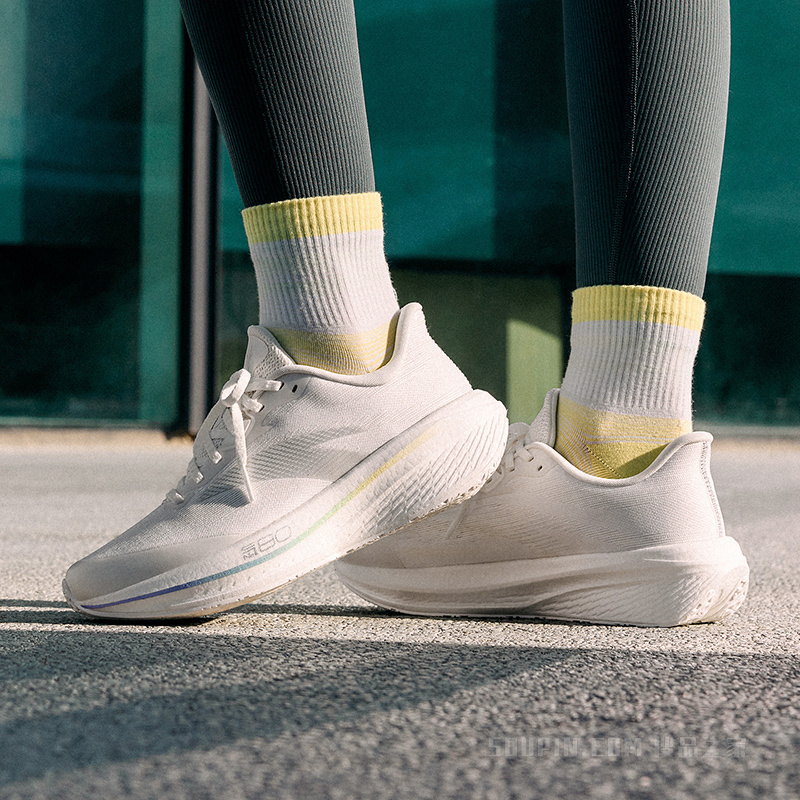 安踏二区心率80舒适缓震女子长距离训练跑鞋