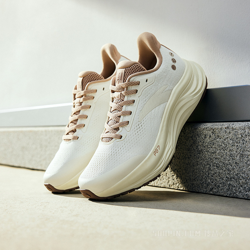 安踏旅步2代PG7全新中底科技女子舒适缓震跑鞋