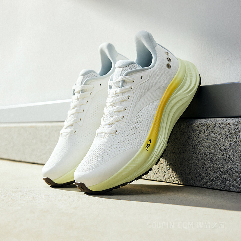 安踏旅步2代PG7全新中底科技女子舒适缓震跑鞋