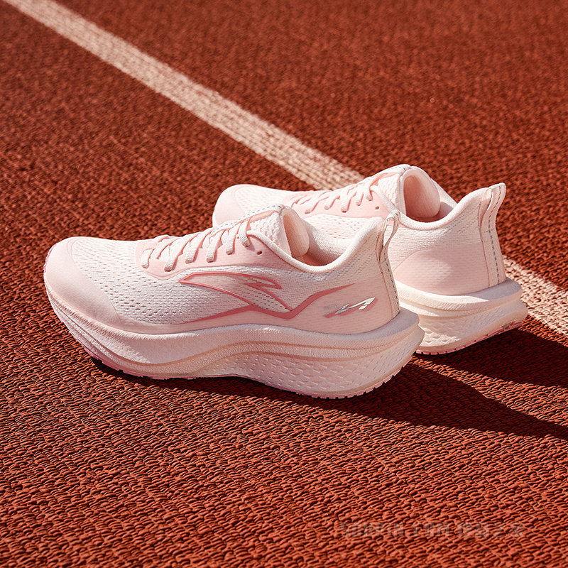 安踏马赫6代SE女子竞速训练跑鞋