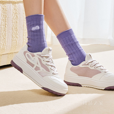 安踏晴风柔软舒适女子专属板鞋