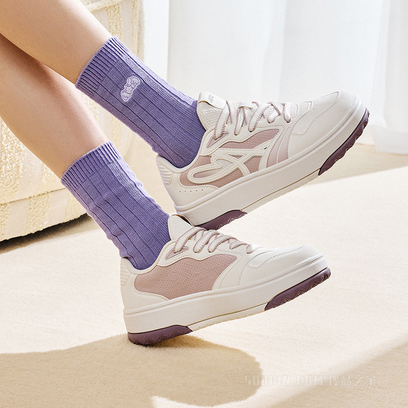 安踏晴风柔软舒适女子专属板鞋