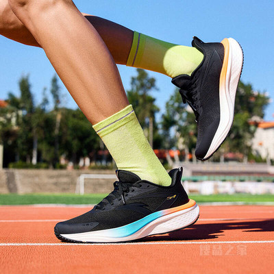 安踏马赫5代SE男子竞速训练跑鞋