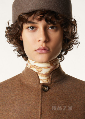 Daffodil Garden方巾（90 x 90） 羊绒, 桑蚕丝