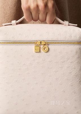 Extra Pocket L23.5双肩包 鸵鸟皮