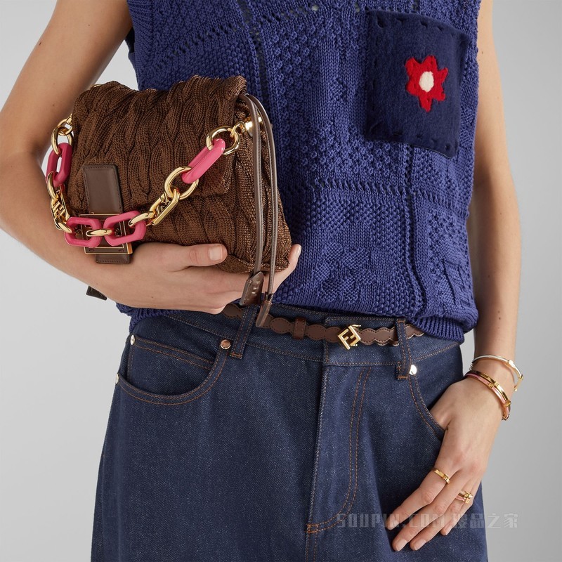 迷你Strap You 金色金属和紫红色链条肩带