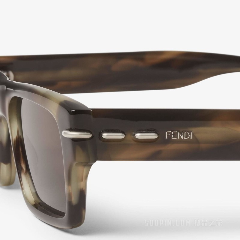 FENDI Selleria  低横梁设计卡其色牛角效果醋酸酯材料太阳镜