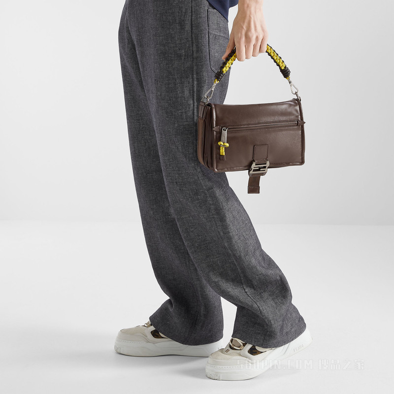 迷你Strap You 黑色皮革和黄色绳索短肩带