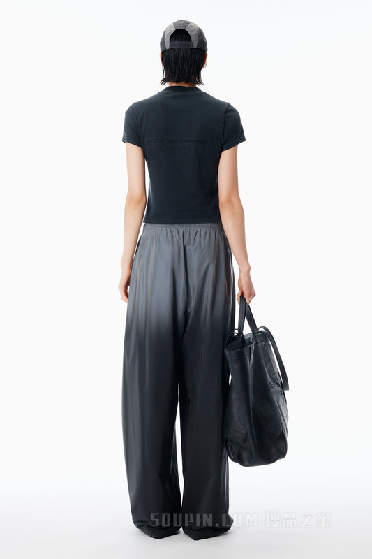 反光光环印花徽标 T 恤