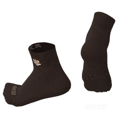 安踏新年男女同款平板中袜