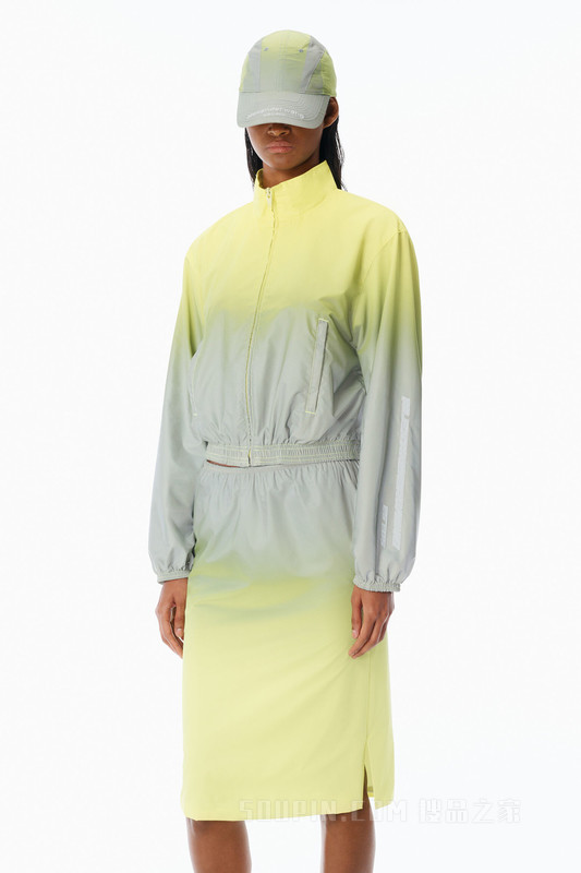 反光紧身运动夹克