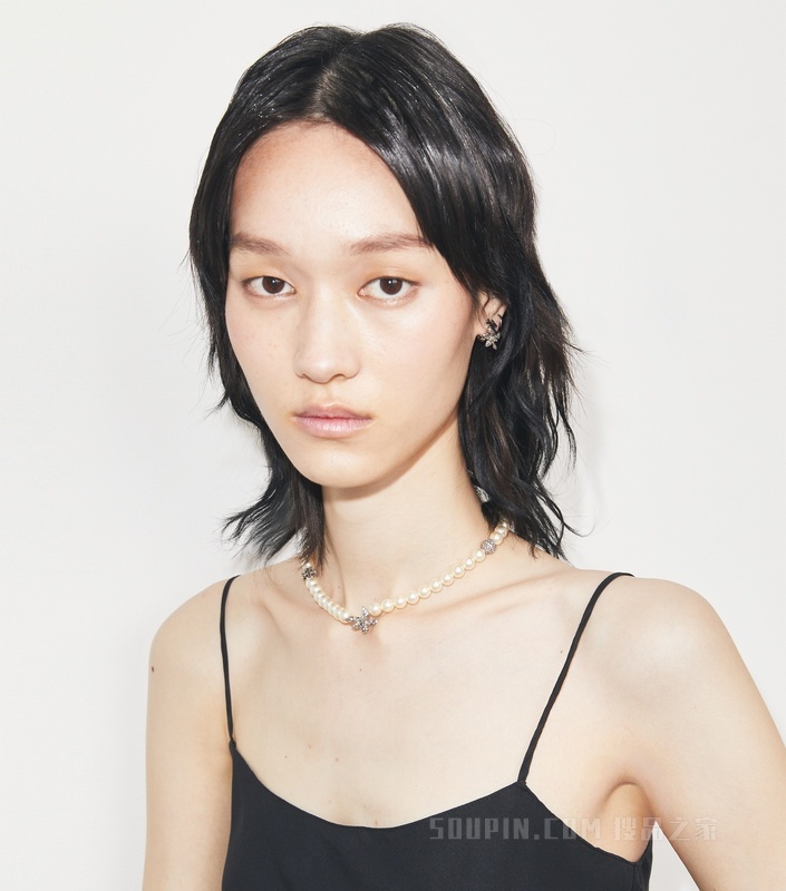 【礼物】Moondance 月影流光系列花朵耳钉 Tory 银/珍珠色/水晶色