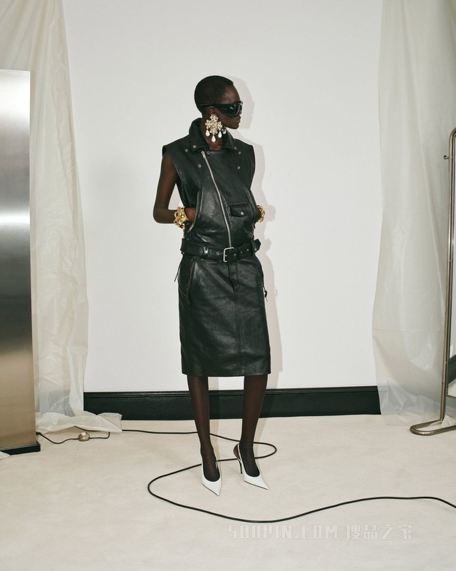 褶皱皮革机车风马甲