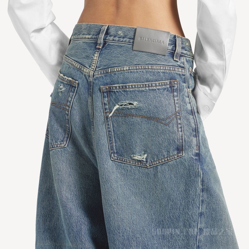 低裆宽松牛仔裤