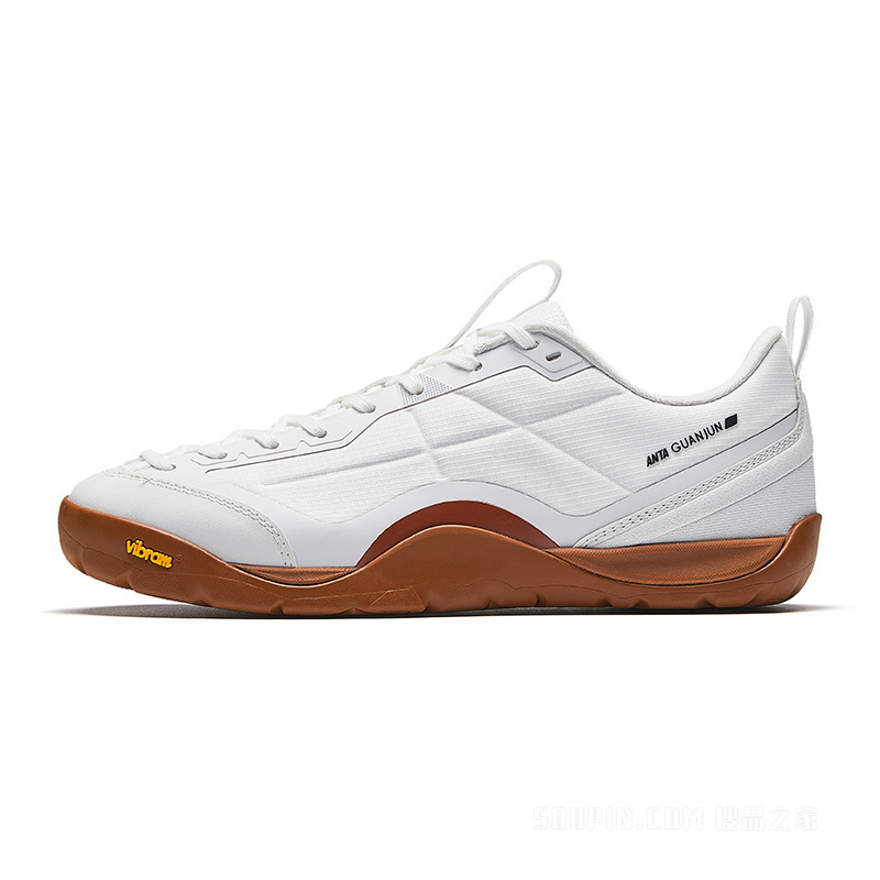 安踏冠军寻山-革网版女子休闲鞋