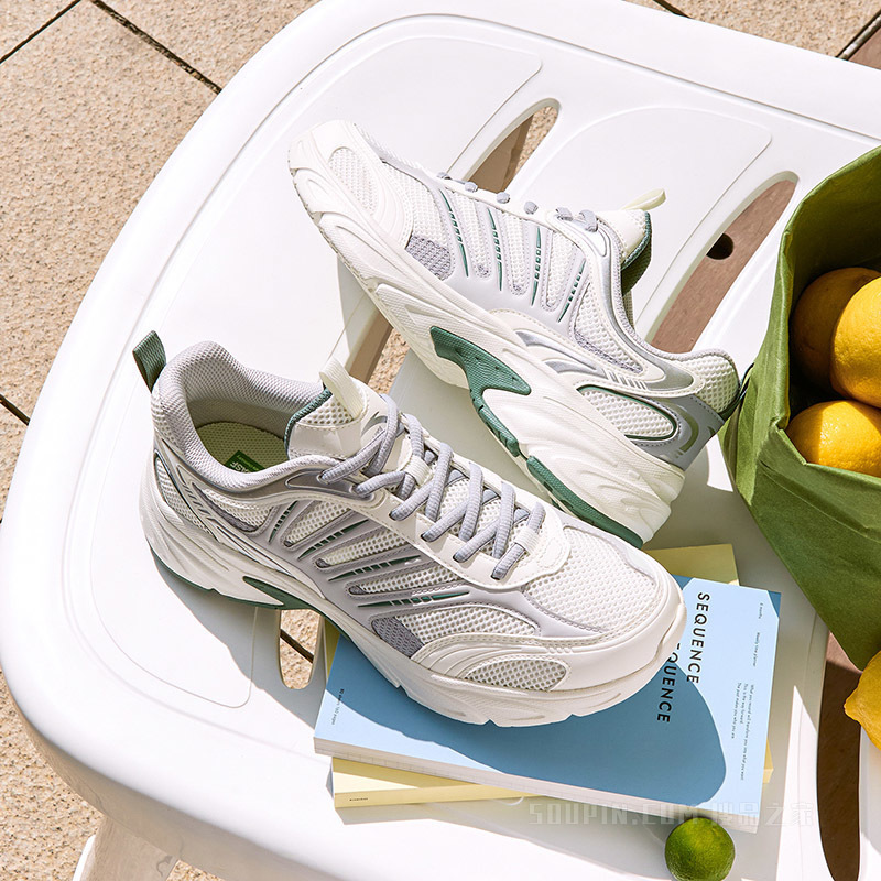 安踏小千禧男子休闲鞋