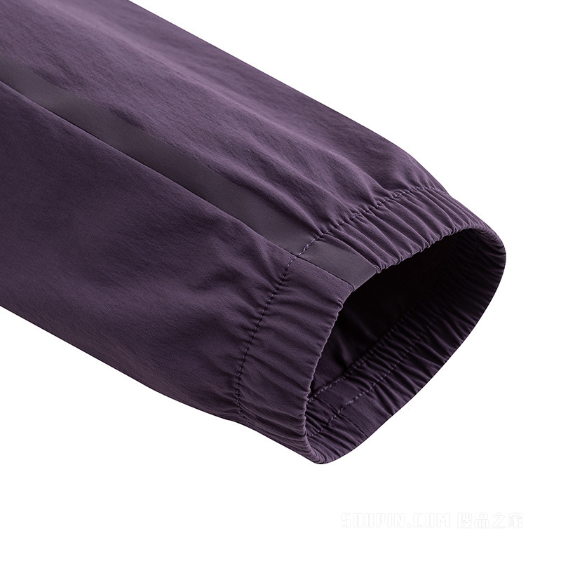 安踏冠军户外旅行女子无氟防泼水梭织外套