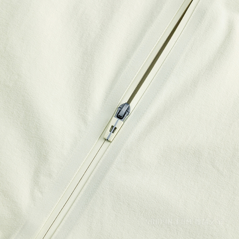 安踏冠军荣耀女子三防抗紫外线50+橡韧科技梭织外套