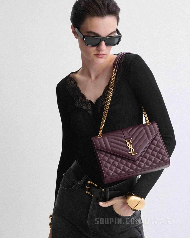 ENVELOPE中号粒面压印皮革手袋