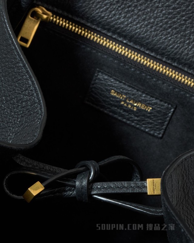 LE 5 À 7 SMALL BEA粒面皮革手袋