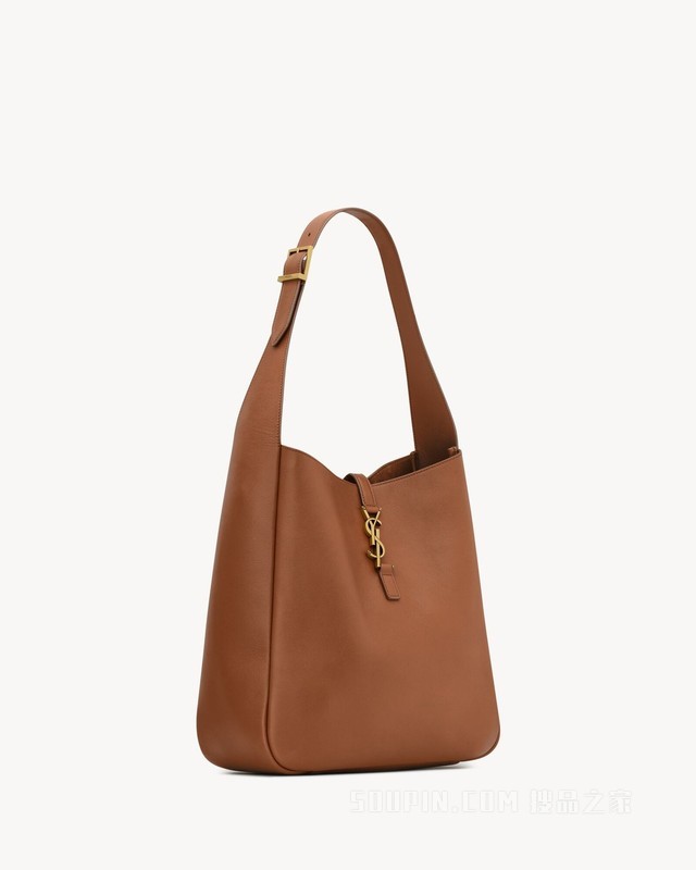 LE 5 À 7大号粒面皮革柔软手袋