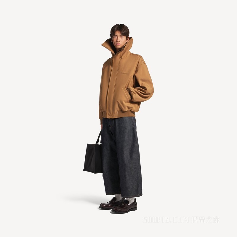 弧形牛仔裤
