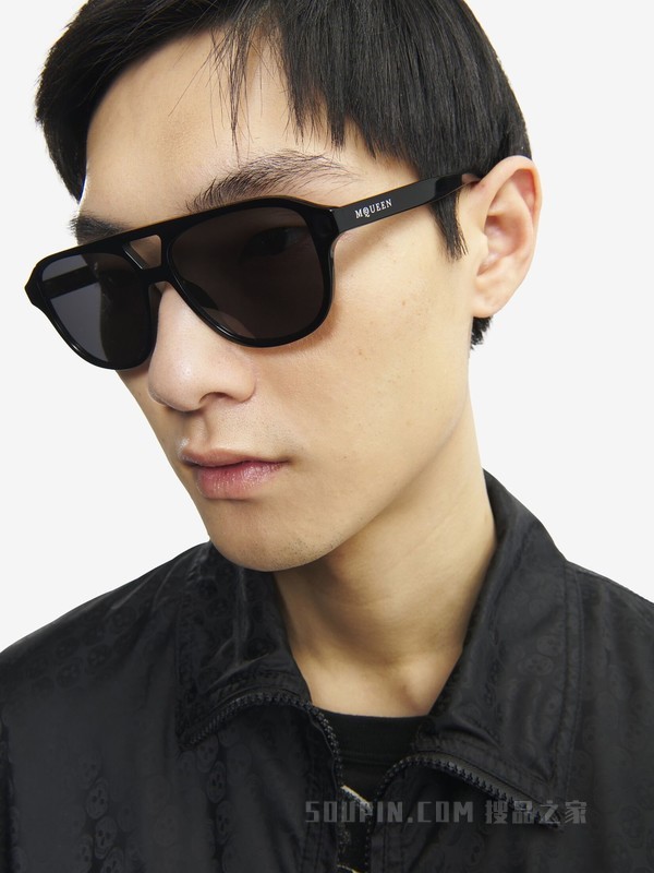 Signature Essentials 太阳眼镜