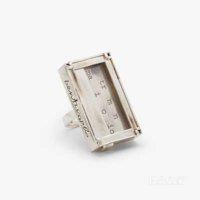“Matrimonio Manicomio”戒指 FENDI x Mirella Bentivoglio联名复古银质与玻璃戒指