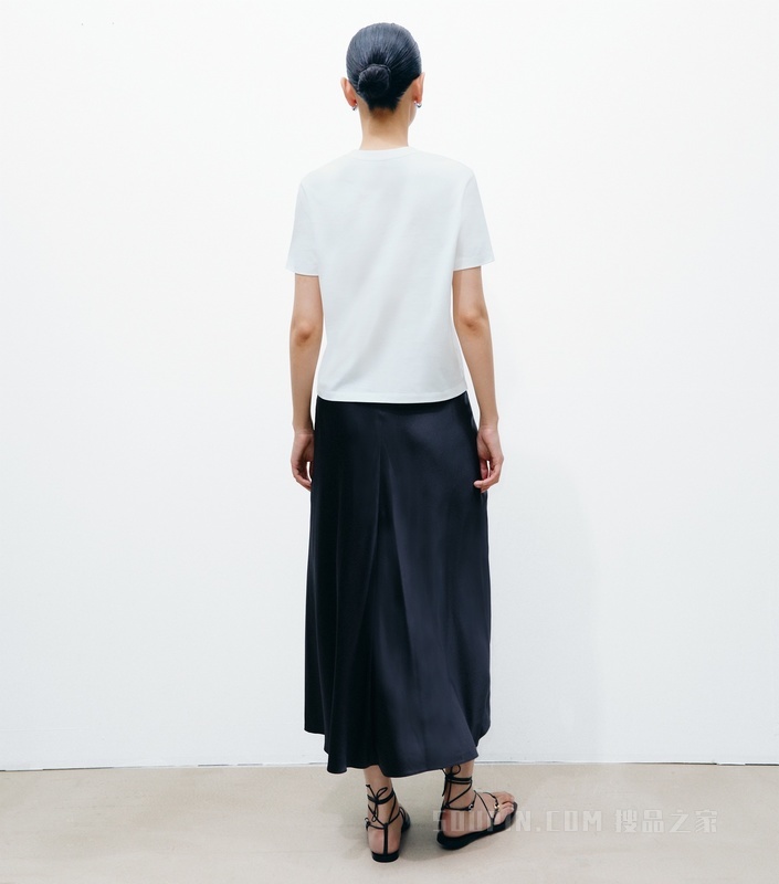 【新品】扭结式 Logo T 恤 雪花白