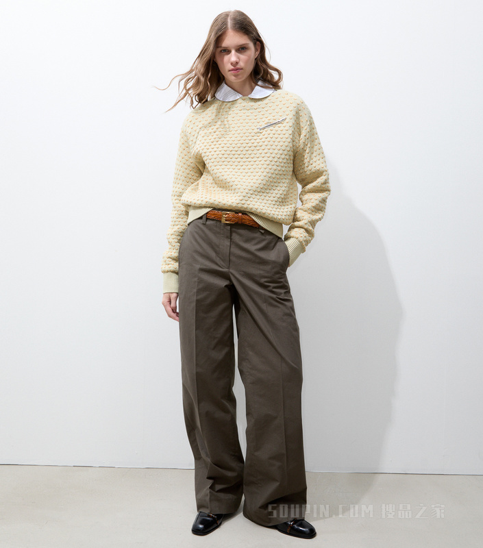 【新品】刺绣羊毛毛衣 浅杏仁色